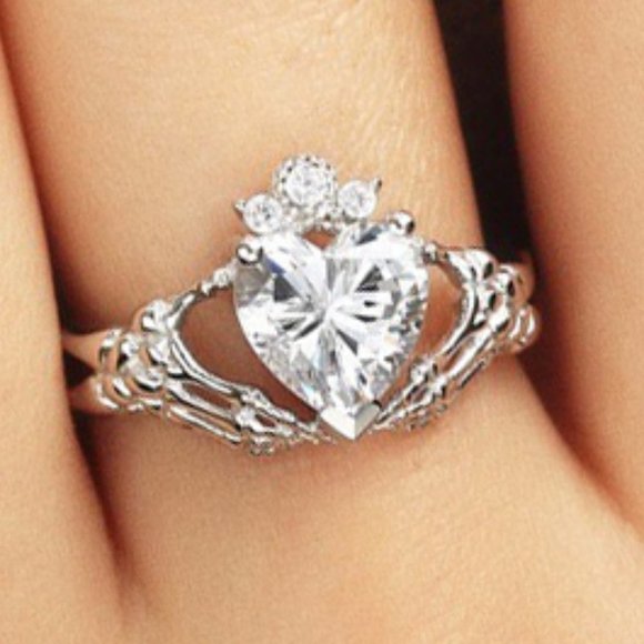 🎁 Hollow Heart Romantic Beautiful Silver Plated Heart Ring for Women, UNVN12208 - Picture 2 of 7